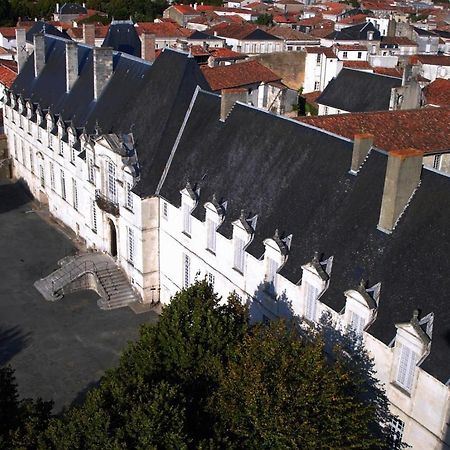 Hôtel Abbaye Royale à Saint-Jean-dʼAngély Extérieur photo