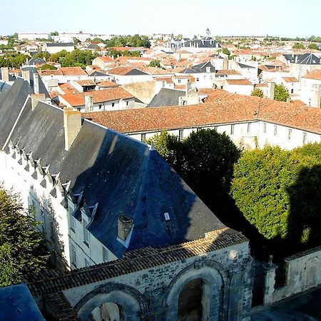 Hôtel Abbaye Royale à Saint-Jean-dʼAngély Extérieur photo