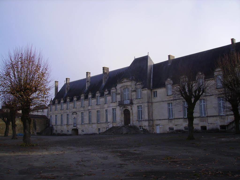 Hôtel Abbaye Royale à Saint-Jean-dʼAngély Extérieur photo